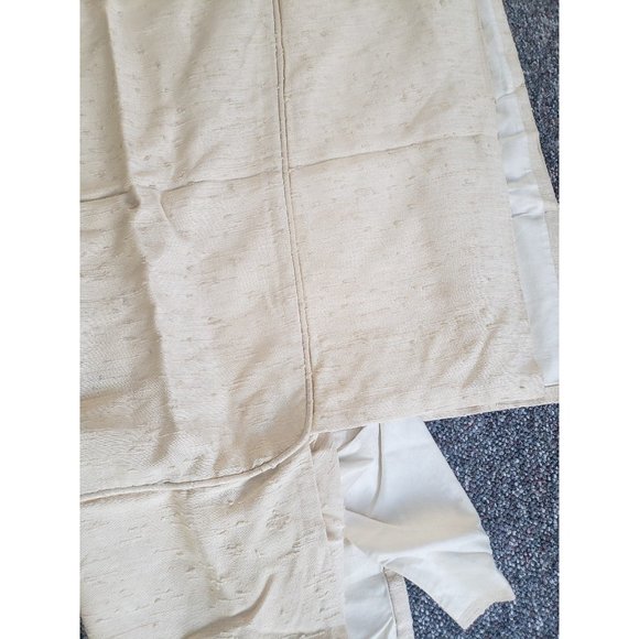 Vintage Twin Bedspread with Matching Curtains - Picture 2 of 4